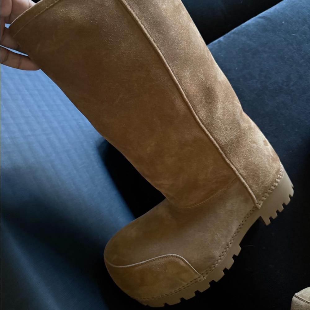 Women’s balenciaga alaska boots tall size 39(us9) they run big - Picture 4 of 4